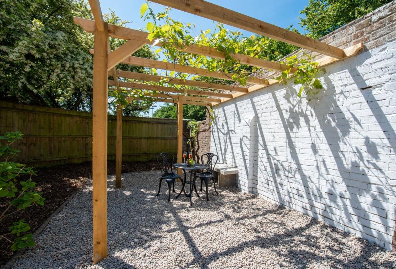 Southgate Coach House Villa Dorchester Bagian luar foto
